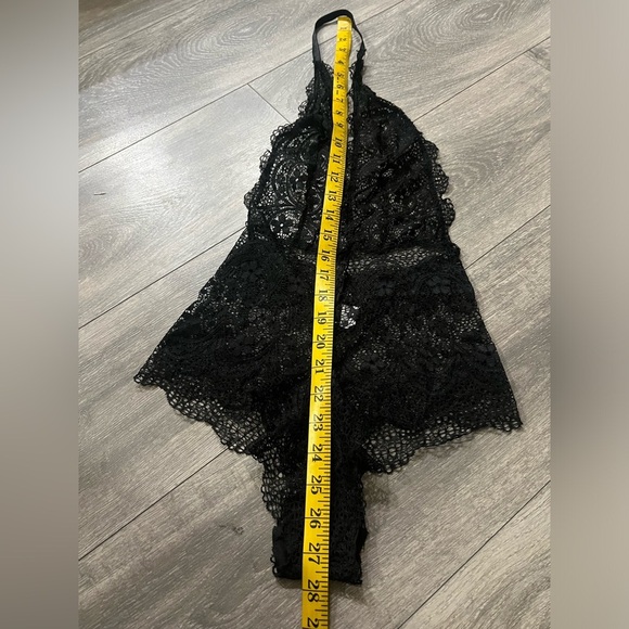 Prettylittlethings Plunge Delicate Daisy Lace Bodysuit romper teddy. size M - Picture 16 of 16